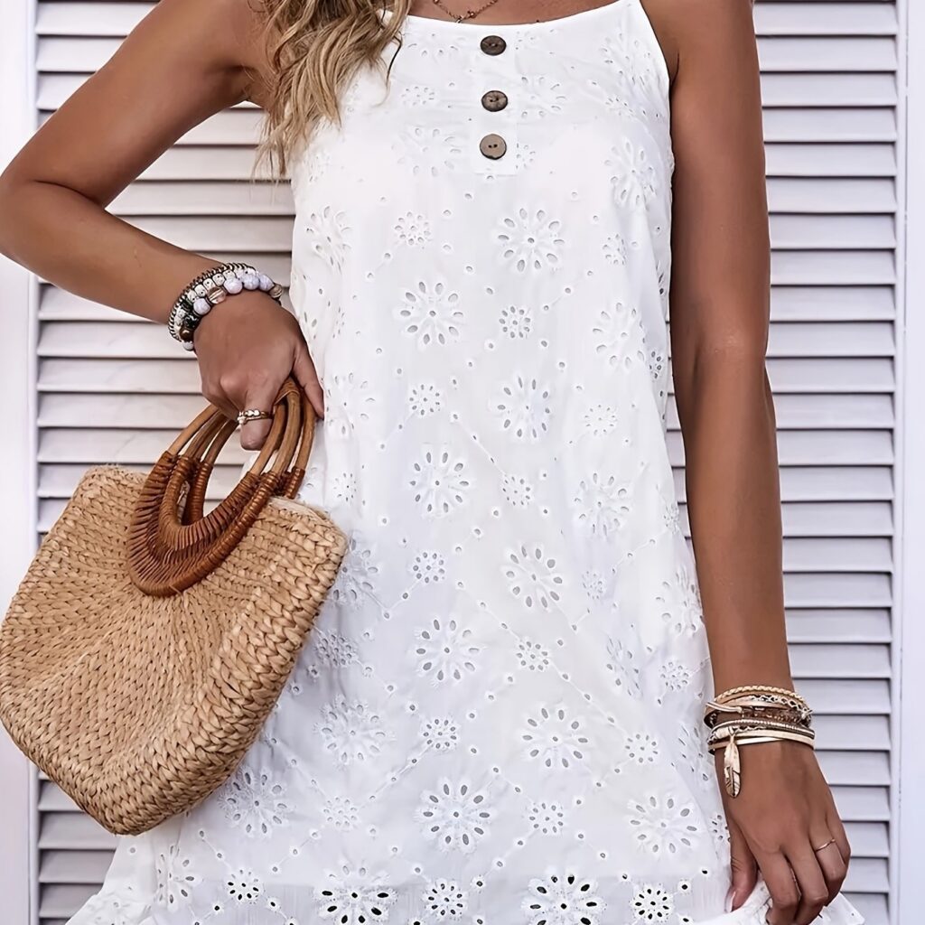 Robe légère en dentelle à encolure carrée