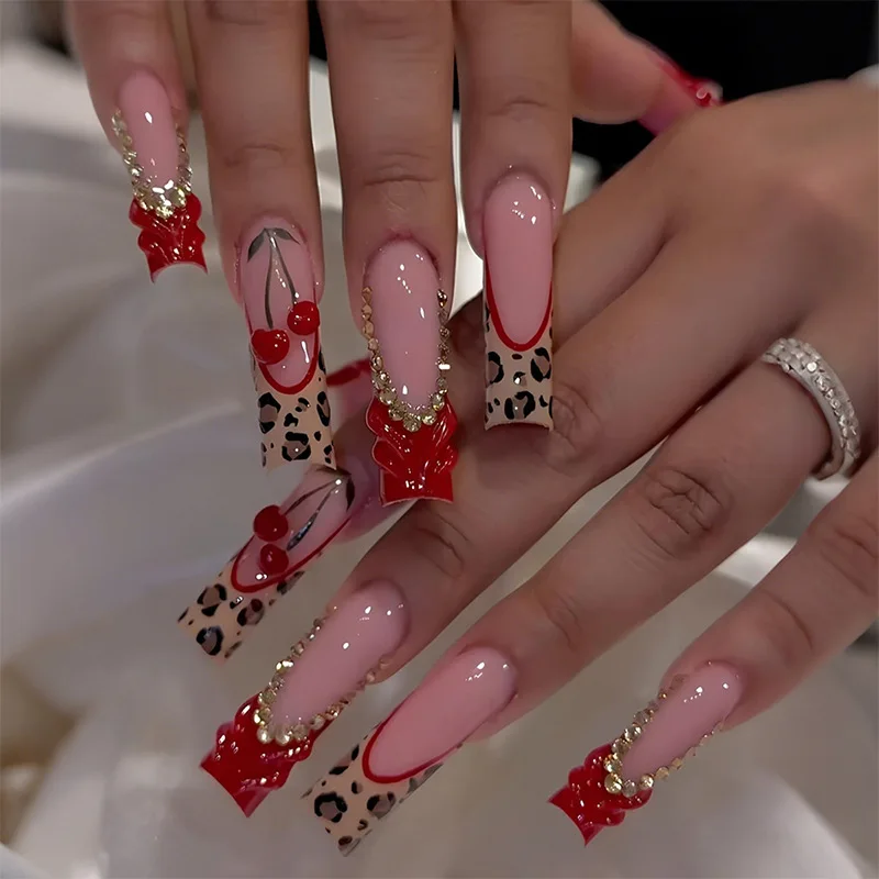 24 faux ongles longs carrés à presser, motif léopard, design cerise 3D, strass, couvrance totale, prêts à poser