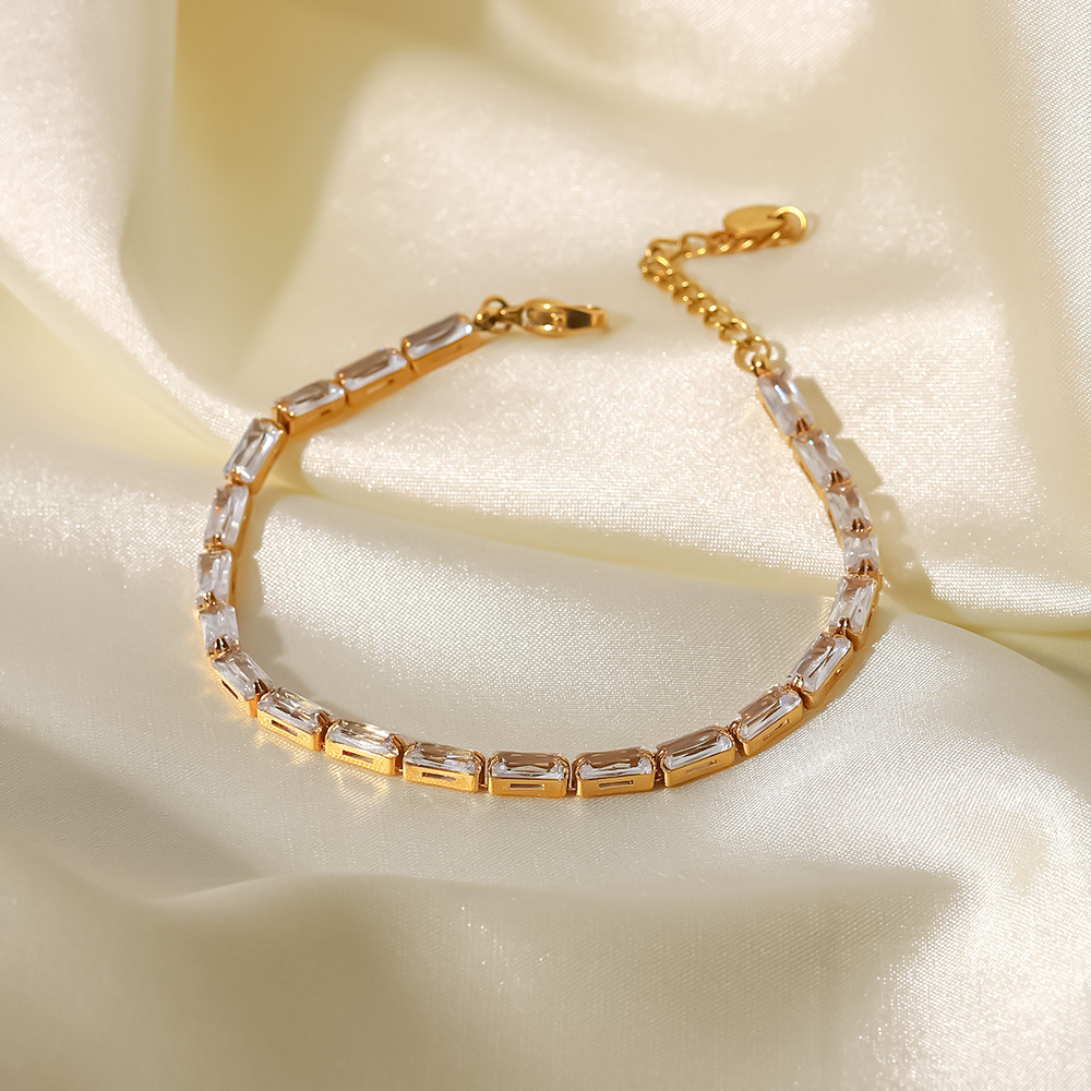 Bracelet femme en acier inoxydable doré à zircons carrés – multicolore ou blanc – Image 9