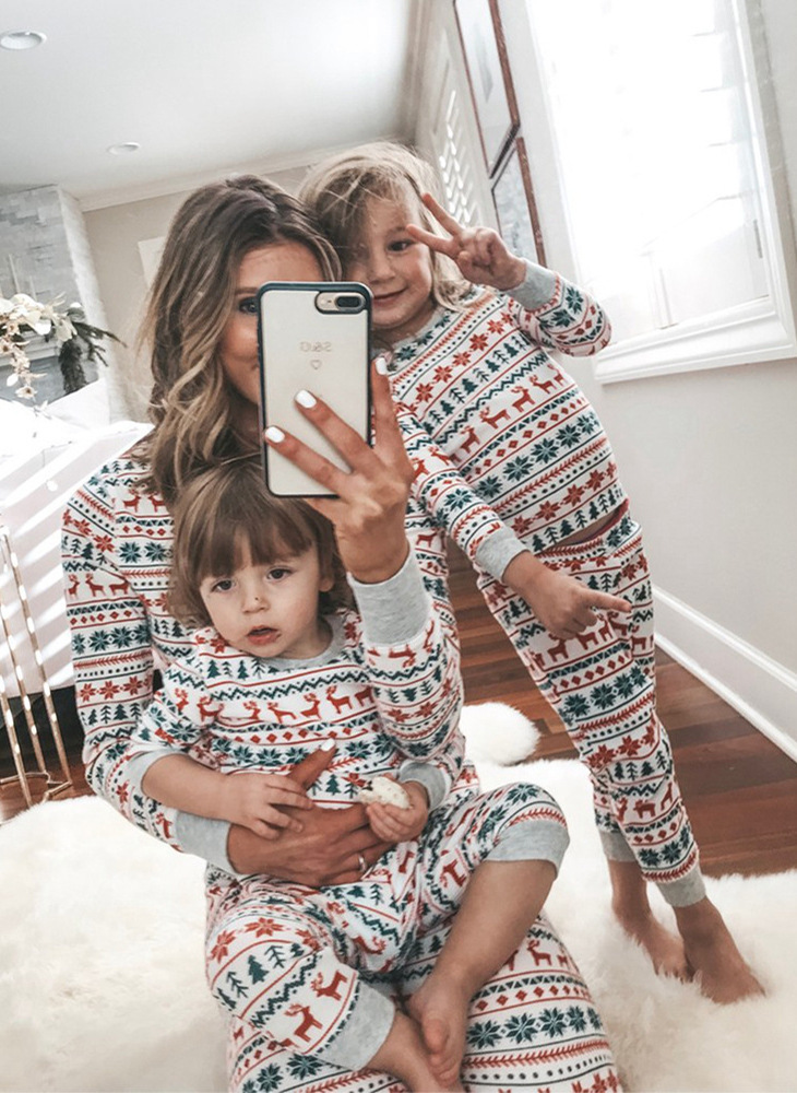 Ensemble de pyjamas de Noël assortis pour toute la famille : Père, Mère, enfants, bébé. Tenue de pyjama pour papa, maman, fille et fils. – Image 5