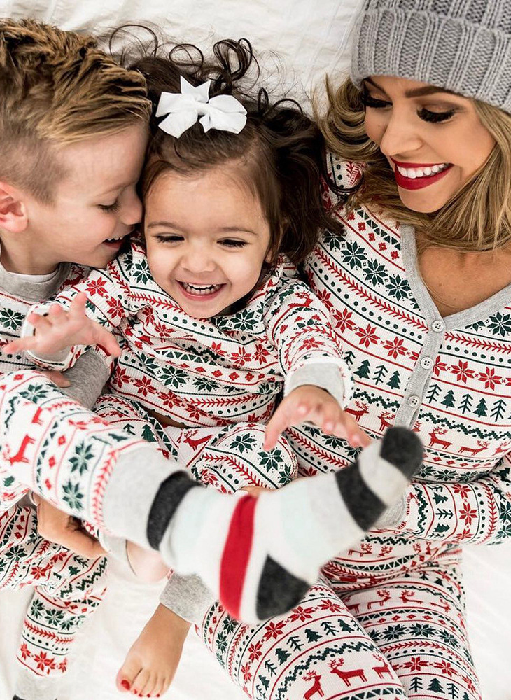 Ensemble de pyjamas de Noël assortis pour toute la famille : Père, Mère, enfants, bébé. Tenue de pyjama pour papa, maman, fille et fils. – Image 8