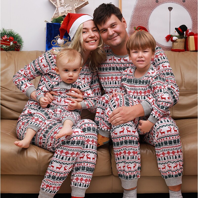 Ensemble de pyjamas de Noël assortis pour toute la famille : Père, Mère, enfants, bébé. Tenue de pyjama pour papa, maman, fille et fils. – Image 3