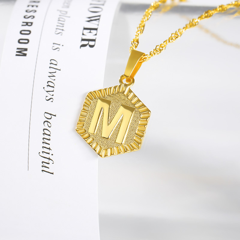 Collier initiale hexagonal A à Z – couleur or